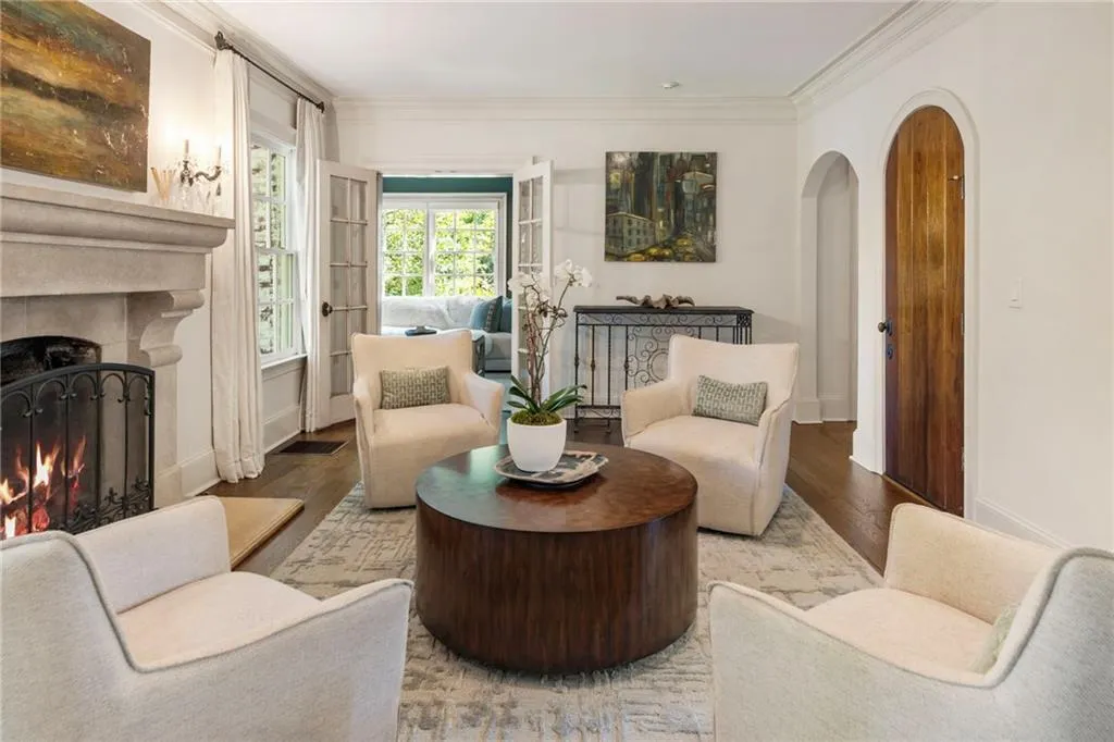 2085 Mckinley Road Nw, Atlanta, Georgia 30318, 6 Bedrooms Bedrooms, ,4 BathroomsBathrooms,Residential,For Sale,2085 Mckinley Road Nw,7624908