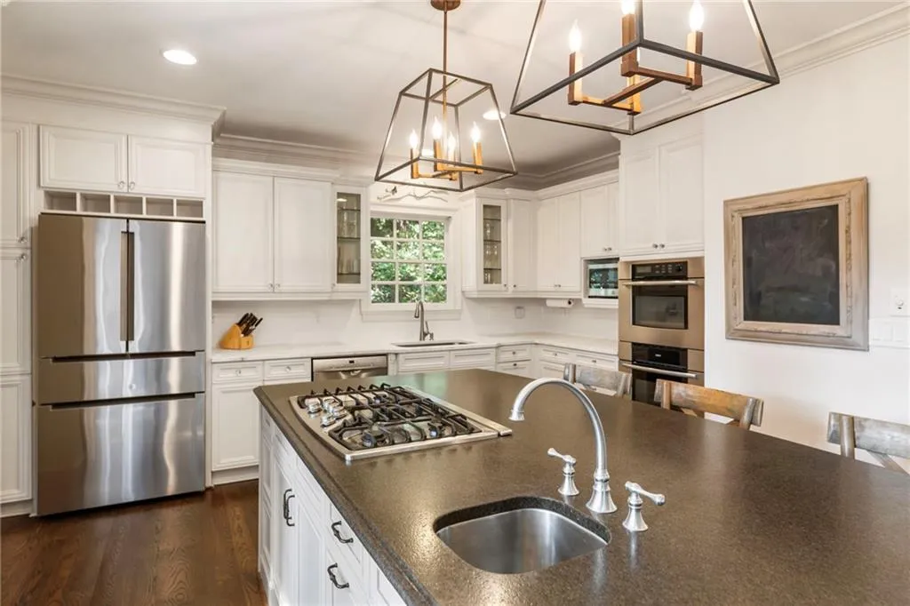 2085 Mckinley Road Nw, Atlanta, Georgia 30318, 6 Bedrooms Bedrooms, ,4 BathroomsBathrooms,Residential,For Sale,2085 Mckinley Road Nw,7624908