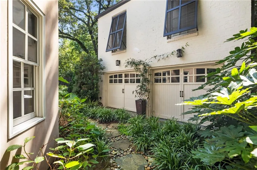 2085 Mckinley Road Nw, Atlanta, Georgia 30318, 6 Bedrooms Bedrooms, ,4 BathroomsBathrooms,Residential,For Sale,2085 Mckinley Road Nw,7624908