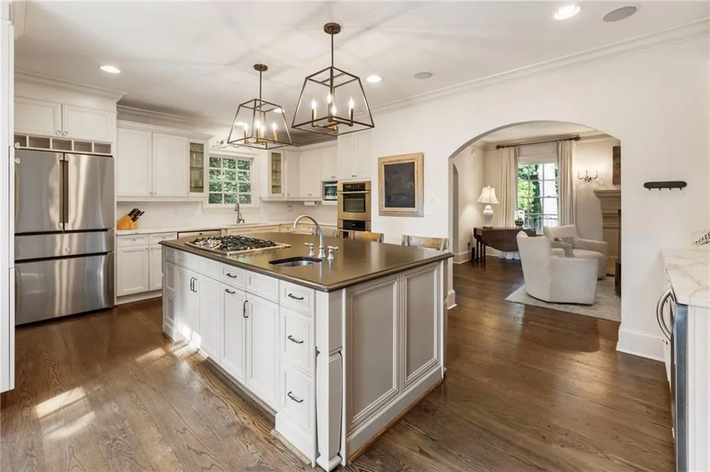 2085 Mckinley Road Nw, Atlanta, Georgia 30318, 6 Bedrooms Bedrooms, ,4 BathroomsBathrooms,Residential,For Sale,2085 Mckinley Road Nw,7624908