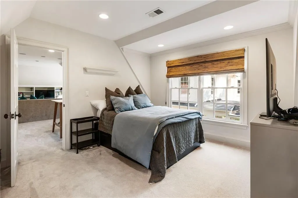 2nd floor bdrm