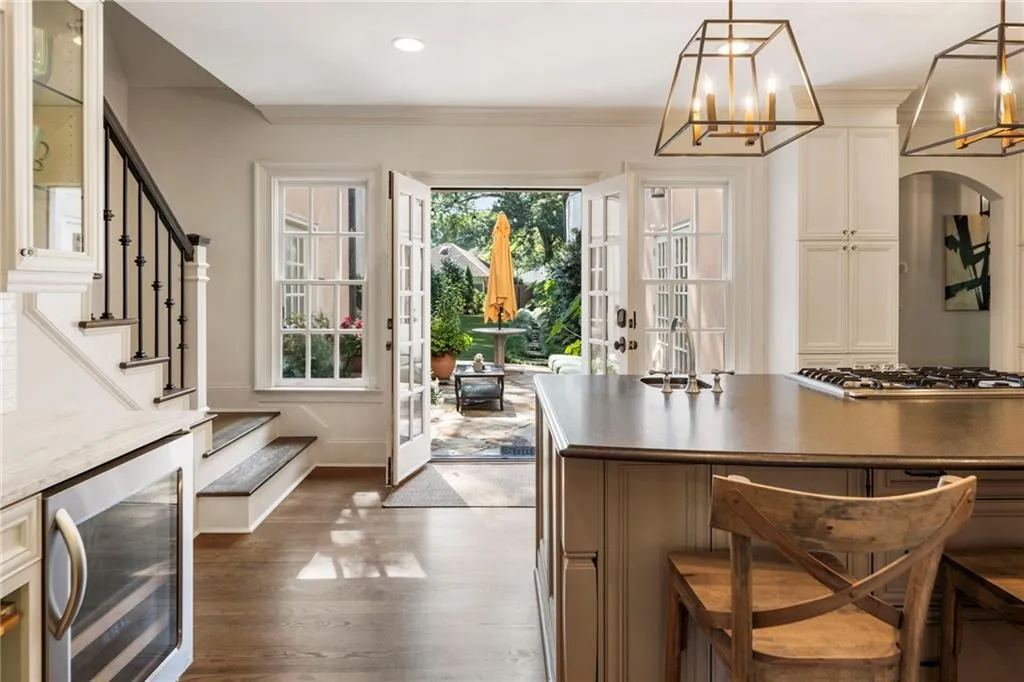 2085 Mckinley Road Nw, Atlanta, Georgia 30318, 6 Bedrooms Bedrooms, ,4 BathroomsBathrooms,Residential,For Sale,2085 Mckinley Road Nw,7624908