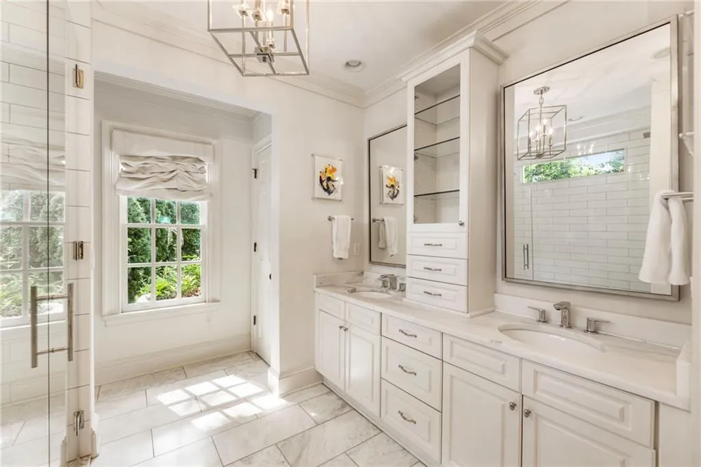 2085 Mckinley Road Nw, Atlanta, Georgia 30318, 6 Bedrooms Bedrooms, ,4 BathroomsBathrooms,Residential,For Sale,2085 Mckinley Road Nw,7624908