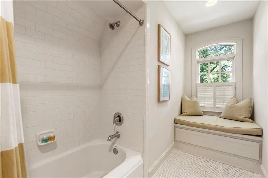 2nd floor bathroom