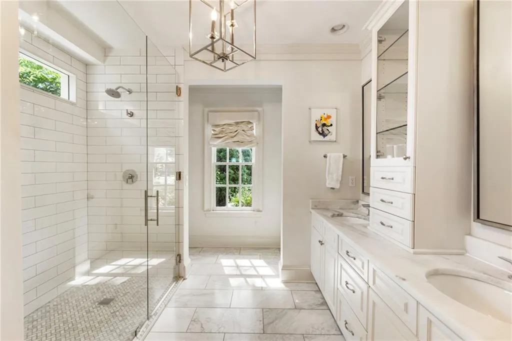 2085 Mckinley Road Nw, Atlanta, Georgia 30318, 6 Bedrooms Bedrooms, ,4 BathroomsBathrooms,Residential,For Sale,2085 Mckinley Road Nw,7624908