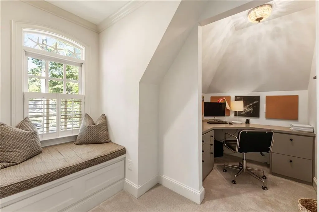 2085 Mckinley Road Nw, Atlanta, Georgia 30318, 6 Bedrooms Bedrooms, ,4 BathroomsBathrooms,Residential,For Sale,2085 Mckinley Road Nw,7624908