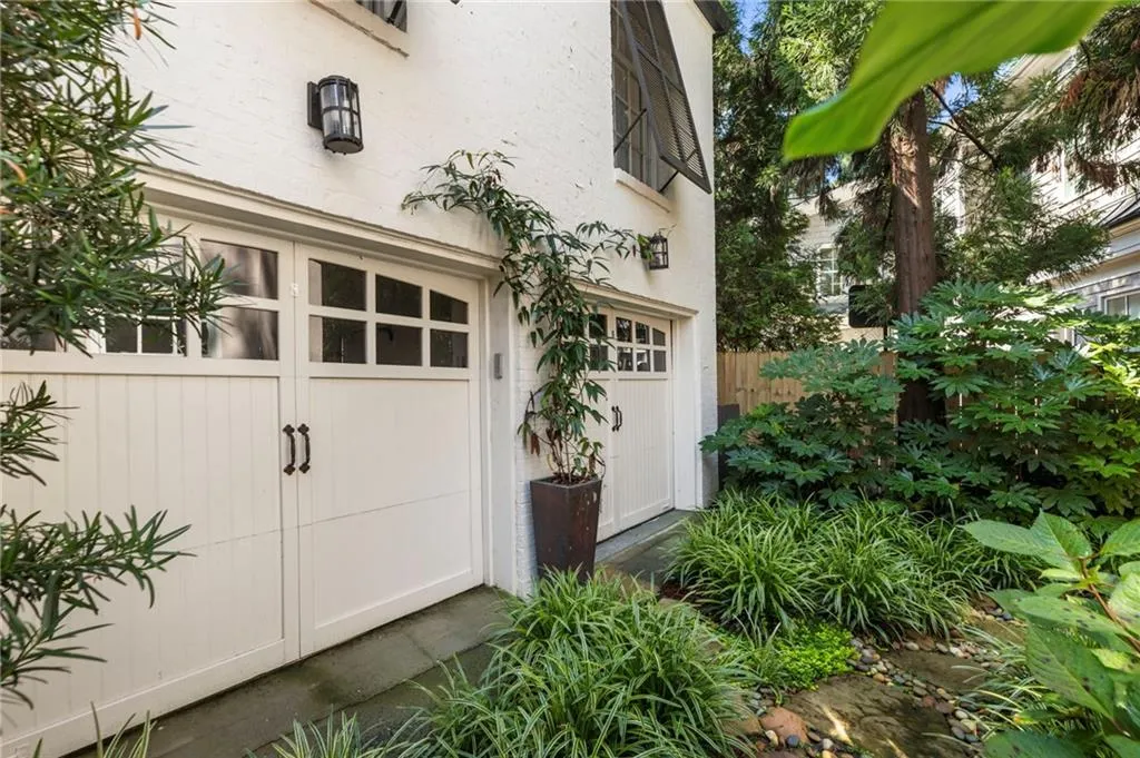 2085 Mckinley Road Nw, Atlanta, Georgia 30318, 6 Bedrooms Bedrooms, ,4 BathroomsBathrooms,Residential,For Sale,2085 Mckinley Road Nw,7624908