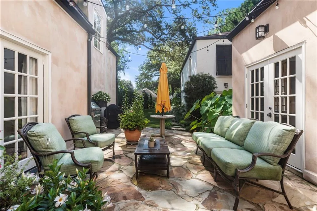 2085 Mckinley Road Nw, Atlanta, Georgia 30318, 6 Bedrooms Bedrooms, ,4 BathroomsBathrooms,Residential,For Sale,2085 Mckinley Road Nw,7624908