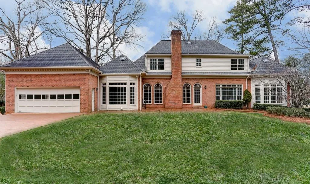 8565 Valemont Drive, Sandy Springs, Georgia 30350, 4 Bedrooms Bedrooms, ,5 BathroomsBathrooms,Residential,Sold,8565 Valemont Drive,6123353