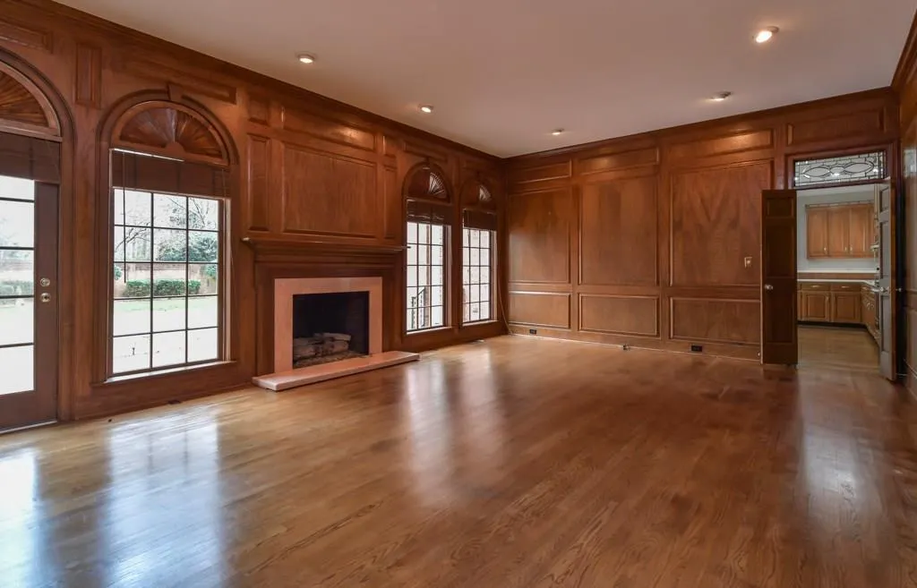 8565 Valemont Drive, Sandy Springs, Georgia 30350, 4 Bedrooms Bedrooms, ,5 BathroomsBathrooms,Residential,Sold,8565 Valemont Drive,6123353