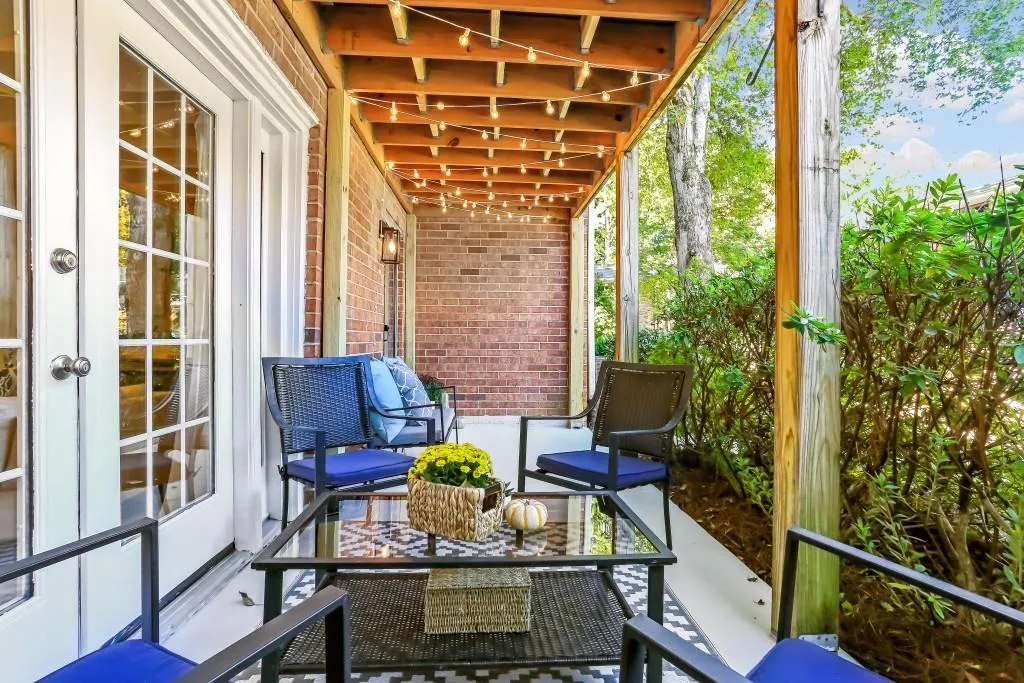 6520 Roswell Road Unit 84, Sandy Springs, Georgia 30328, 2 Bedrooms Bedrooms, ,2 BathroomsBathrooms,Residential,Sold,6520 Roswell Road Unit 84,6793461