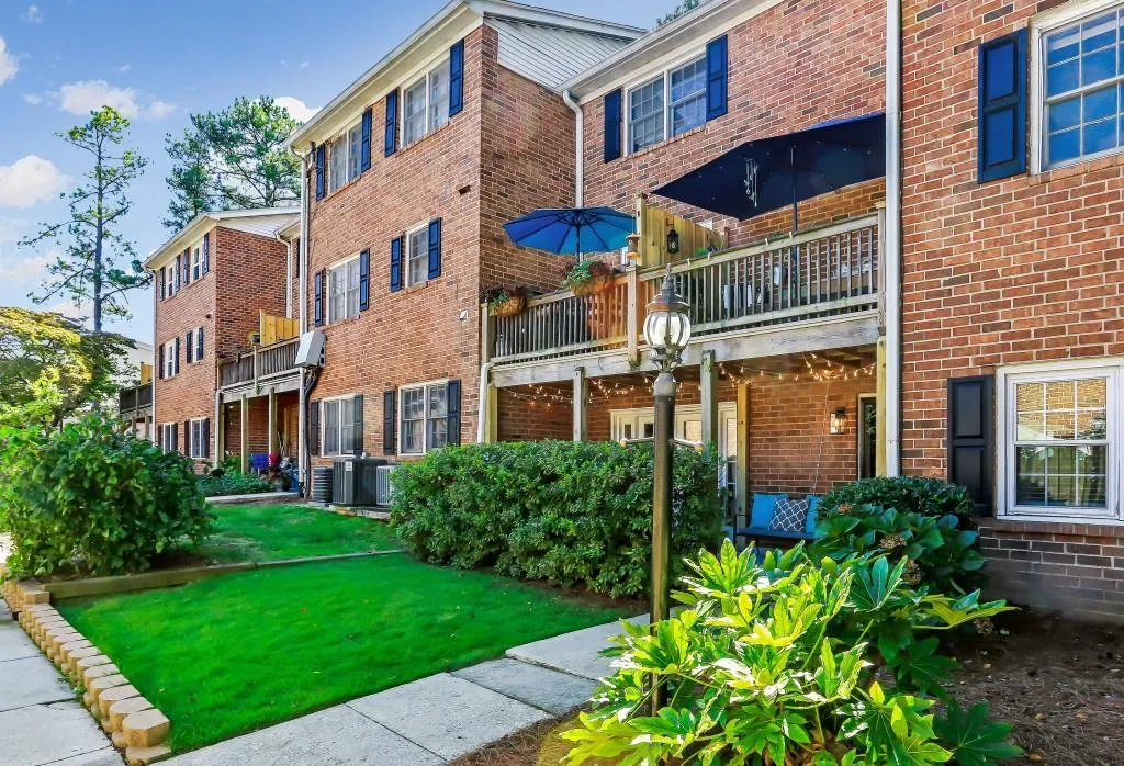 6520 Roswell Road Unit 84, Sandy Springs, Georgia 30328, 2 Bedrooms Bedrooms, ,2 BathroomsBathrooms,Residential,Sold,6520 Roswell Road Unit 84,6793461