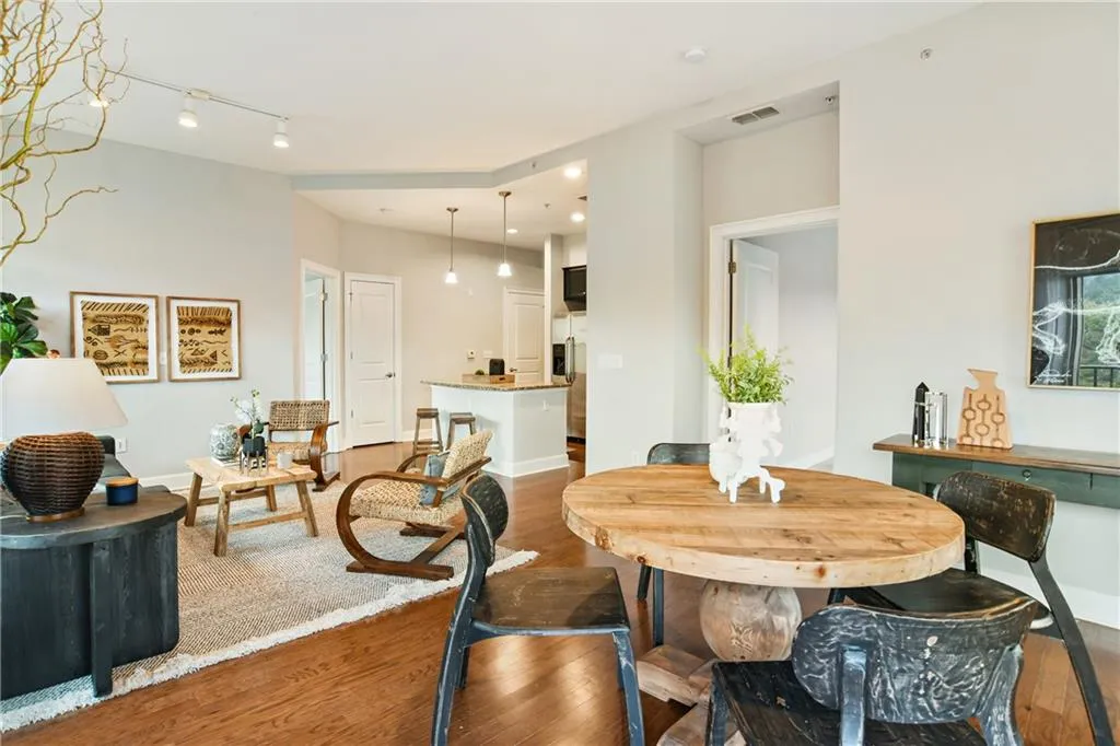 200 River Vista Drive Unit 743, Atlanta, Georgia 30339, 2 Bedrooms Bedrooms, ,2 BathroomsBathrooms,Residential,Sold,200 River Vista Drive Unit 743,6978829