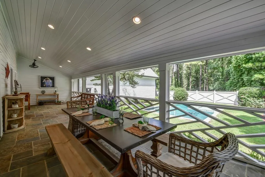 5825 Powers Ferry Road, Atlanta, Georgia 30327, 6 Bedrooms Bedrooms, ,4 BathroomsBathrooms,Residential,Sold,5825 Powers Ferry Road,6502604