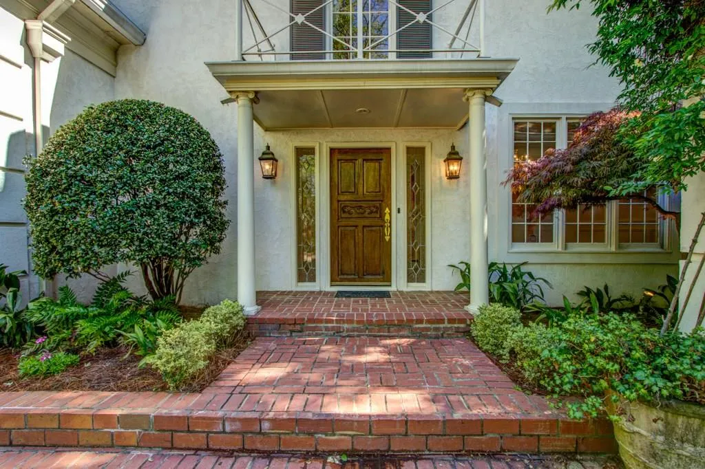 105 Blackland Road Nw, Atlanta, Georgia 30342, 5 Bedrooms Bedrooms, ,4 BathroomsBathrooms,Residential,Sold,105 Blackland Road Nw,5583635