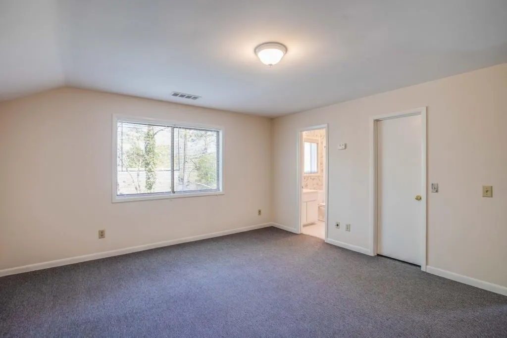 990 Ivy Falls Drive, Atlanta, Georgia 30328, 4 Bedrooms Bedrooms, ,3 BathroomsBathrooms,Residential,Sold,990 Ivy Falls Drive,5993031