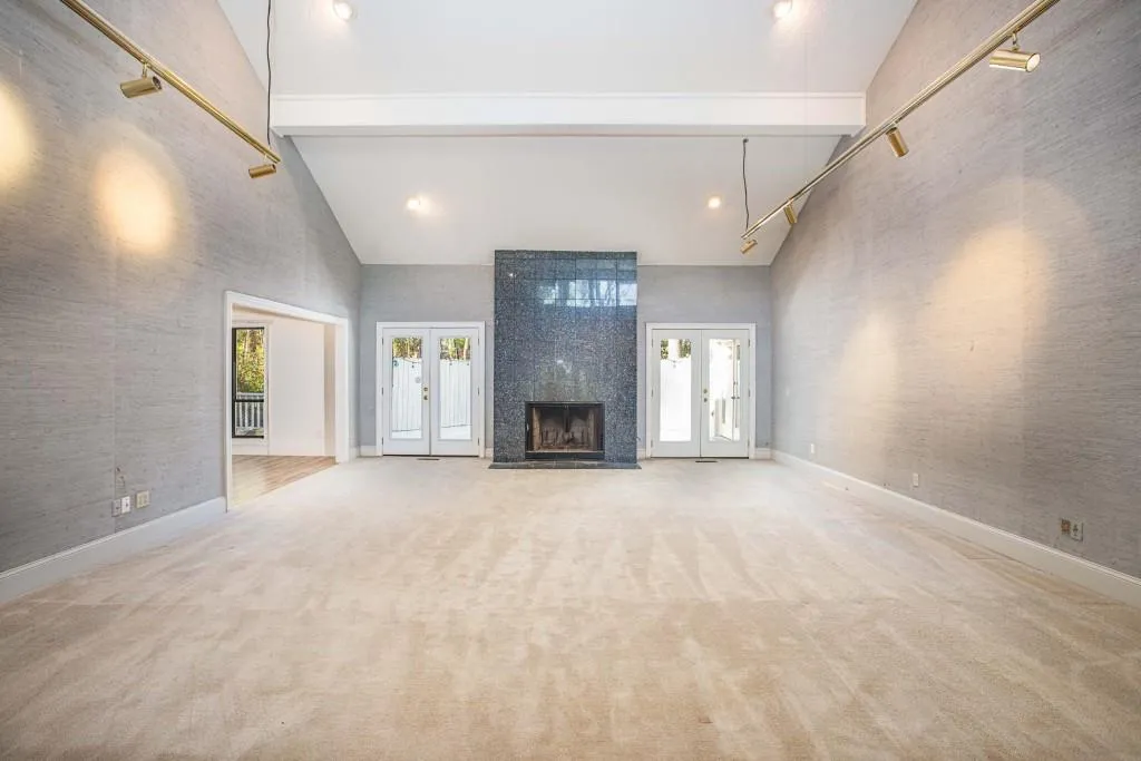 990 Ivy Falls Drive, Atlanta, Georgia 30328, 4 Bedrooms Bedrooms, ,3 BathroomsBathrooms,Residential,Sold,990 Ivy Falls Drive,5993031