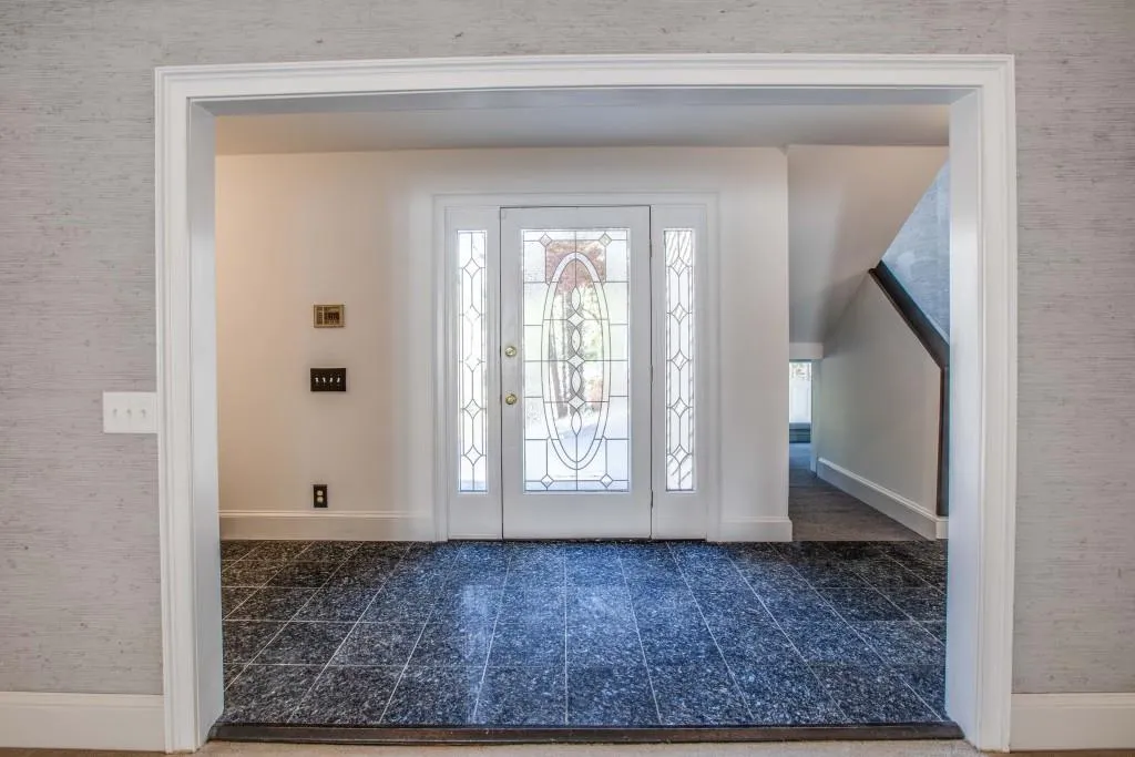 990 Ivy Falls Drive, Atlanta, Georgia 30328, 4 Bedrooms Bedrooms, ,3 BathroomsBathrooms,Residential,Sold,990 Ivy Falls Drive,5993031