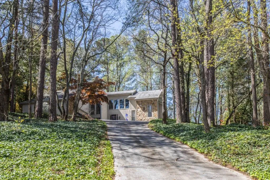 990 Ivy Falls Drive, Atlanta, Georgia 30328, 4 Bedrooms Bedrooms, ,3 BathroomsBathrooms,Residential,Sold,990 Ivy Falls Drive,5993031