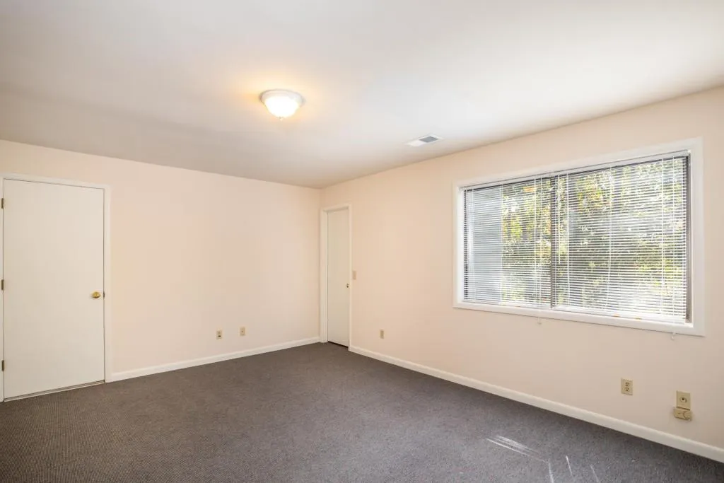 990 Ivy Falls Drive, Atlanta, Georgia 30328, 4 Bedrooms Bedrooms, ,3 BathroomsBathrooms,Residential,Sold,990 Ivy Falls Drive,5993031