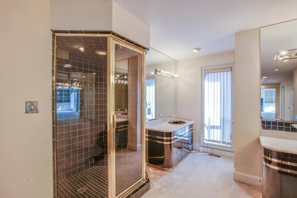 990 Ivy Falls Drive, Atlanta, Georgia 30328, 4 Bedrooms Bedrooms, ,3 BathroomsBathrooms,Residential,Sold,990 Ivy Falls Drive,5993031