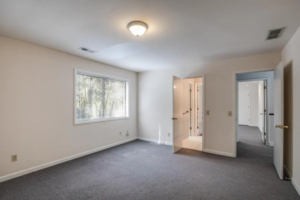 990 Ivy Falls Drive, Atlanta, Georgia 30328, 4 Bedrooms Bedrooms, ,3 BathroomsBathrooms,Residential,Sold,990 Ivy Falls Drive,5993031