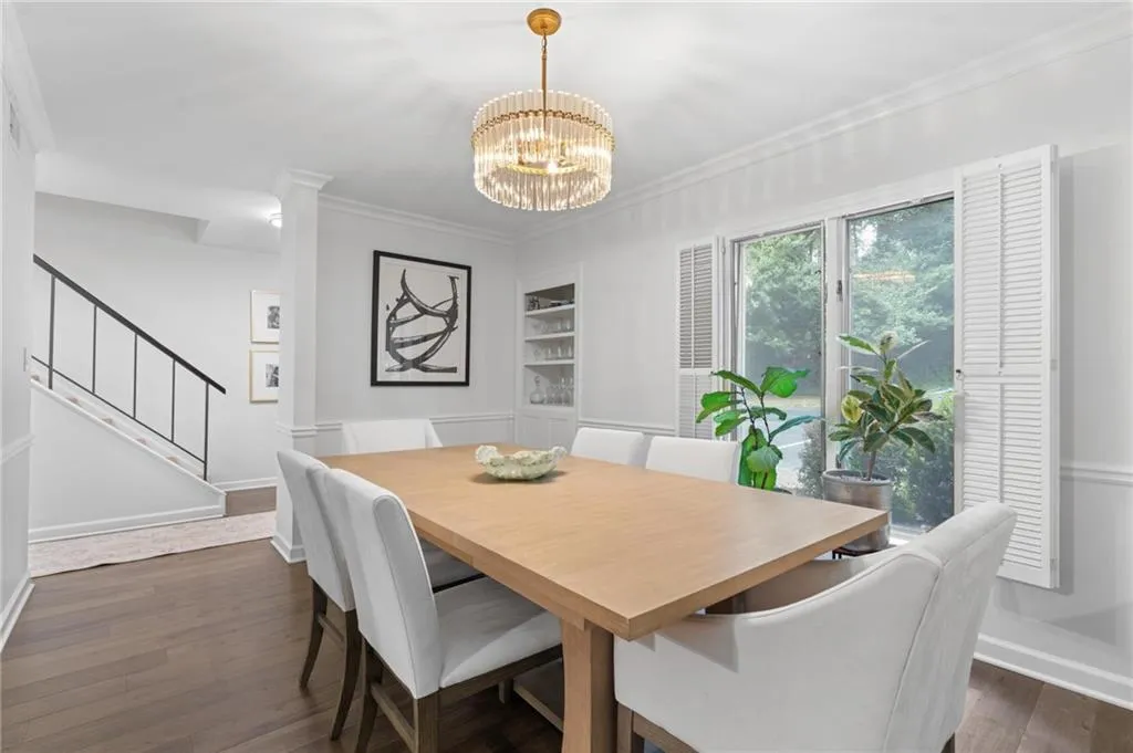 33 Ivy Trail Ne, Atlanta, Georgia 30342, 2 Bedrooms Bedrooms, ,2 BathroomsBathrooms,Residential,For Sale,33 Ivy Trail Ne,7624092