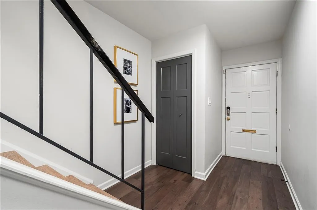 33 Ivy Trail Ne, Atlanta, Georgia 30342, 2 Bedrooms Bedrooms, ,2 BathroomsBathrooms,Residential,For Sale,33 Ivy Trail Ne,7624092