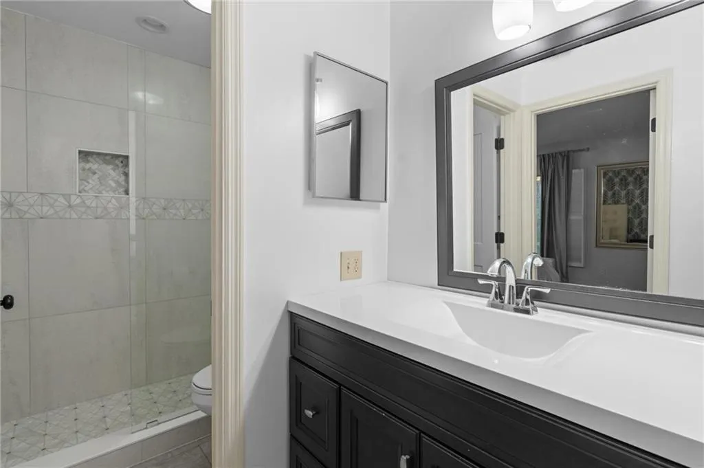 33 Ivy Trail Ne, Atlanta, Georgia 30342, 2 Bedrooms Bedrooms, ,2 BathroomsBathrooms,Residential,For Sale,33 Ivy Trail Ne,7624092
