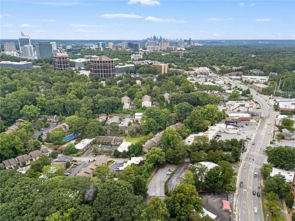33 Ivy Trail Ne, Atlanta, Georgia 30342, 2 Bedrooms Bedrooms, ,2 BathroomsBathrooms,Residential,For Sale,33 Ivy Trail Ne,7624092