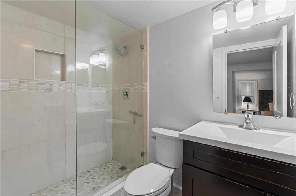 33 Ivy Trail Ne, Atlanta, Georgia 30342, 2 Bedrooms Bedrooms, ,2 BathroomsBathrooms,Residential,For Sale,33 Ivy Trail Ne,7624092