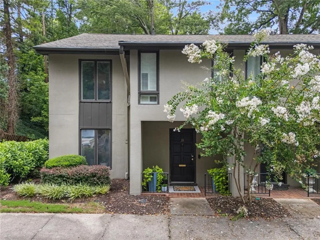 33 Ivy Trail Ne, Atlanta, Georgia 30342, 2 Bedrooms Bedrooms, ,2 BathroomsBathrooms,Residential,For Sale,33 Ivy Trail Ne,7624092