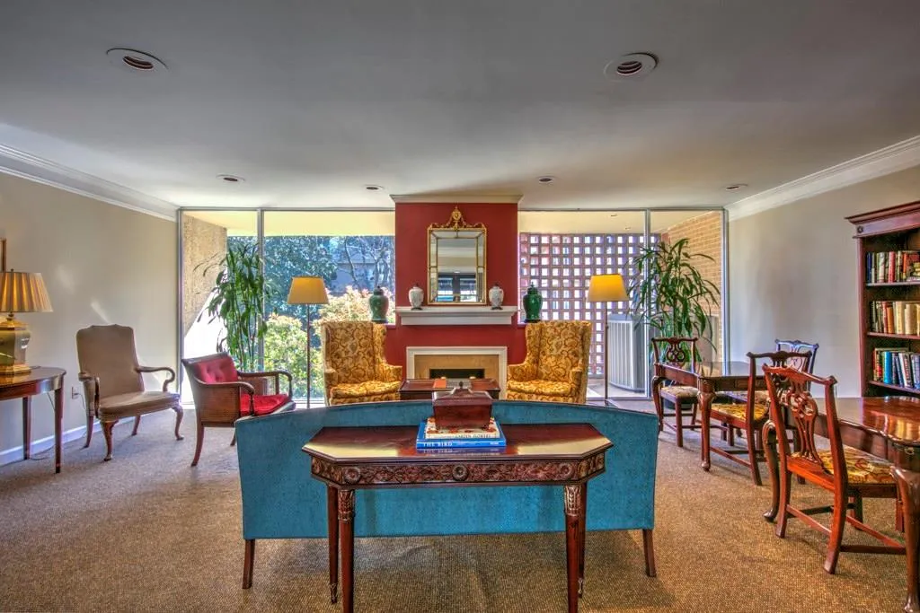 2637 Peachtree Road Ne Unit 404, Atlanta, Georgia 30305, 3 Bedrooms Bedrooms, ,3 BathroomsBathrooms,Residential,Sold,2637 Peachtree Road Ne Unit 404,5978607