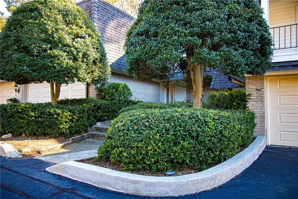 5250 Chemin De Vie, Sandy Springs, Georgia 30342, 3 Bedrooms Bedrooms, ,2 BathroomsBathrooms,Residential,Sold,5250 Chemin De Vie,6655821