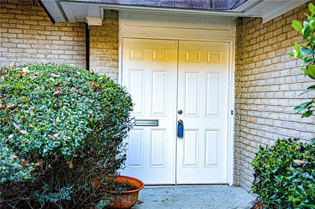 5250 Chemin De Vie, Sandy Springs, Georgia 30342, 3 Bedrooms Bedrooms, ,2 BathroomsBathrooms,Residential,Sold,5250 Chemin De Vie,6655821