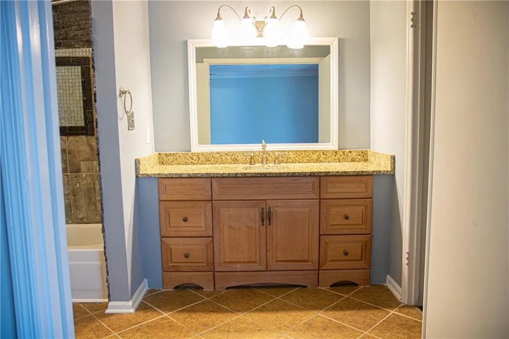 5250 Chemin De Vie, Sandy Springs, Georgia 30342, 3 Bedrooms Bedrooms, ,2 BathroomsBathrooms,Residential,Sold,5250 Chemin De Vie,6655821