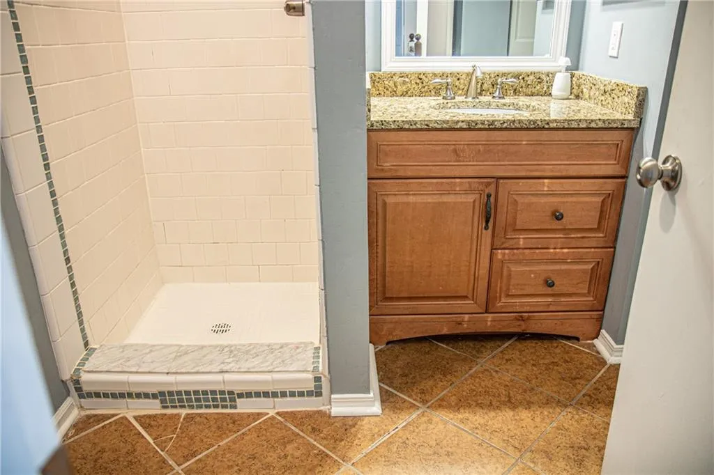 5250 Chemin De Vie, Sandy Springs, Georgia 30342, 3 Bedrooms Bedrooms, ,2 BathroomsBathrooms,Residential,Sold,5250 Chemin De Vie,6655821