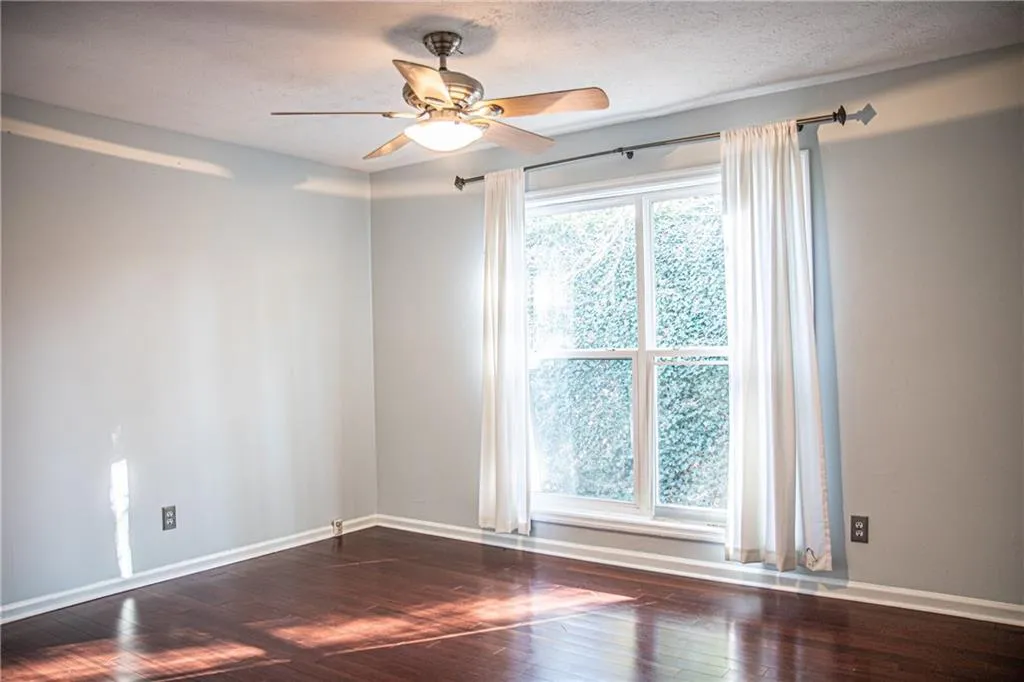 5250 Chemin De Vie, Sandy Springs, Georgia 30342, 3 Bedrooms Bedrooms, ,2 BathroomsBathrooms,Residential,Sold,5250 Chemin De Vie,6655821