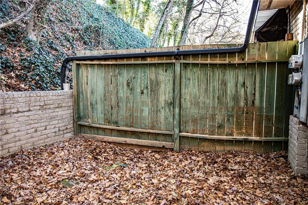 5250 Chemin De Vie, Sandy Springs, Georgia 30342, 3 Bedrooms Bedrooms, ,2 BathroomsBathrooms,Residential,Sold,5250 Chemin De Vie,6655821