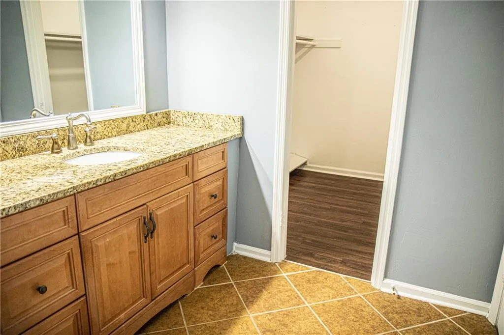 5250 Chemin De Vie, Sandy Springs, Georgia 30342, 3 Bedrooms Bedrooms, ,2 BathroomsBathrooms,Residential,Sold,5250 Chemin De Vie,6655821