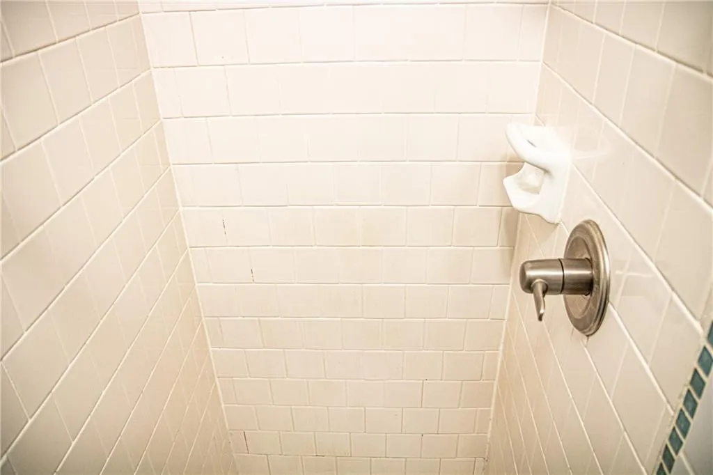 5250 Chemin De Vie, Sandy Springs, Georgia 30342, 3 Bedrooms Bedrooms, ,2 BathroomsBathrooms,Residential,Sold,5250 Chemin De Vie,6655821