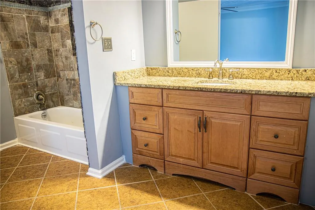 5250 Chemin De Vie, Sandy Springs, Georgia 30342, 3 Bedrooms Bedrooms, ,2 BathroomsBathrooms,Residential,Sold,5250 Chemin De Vie,6655821