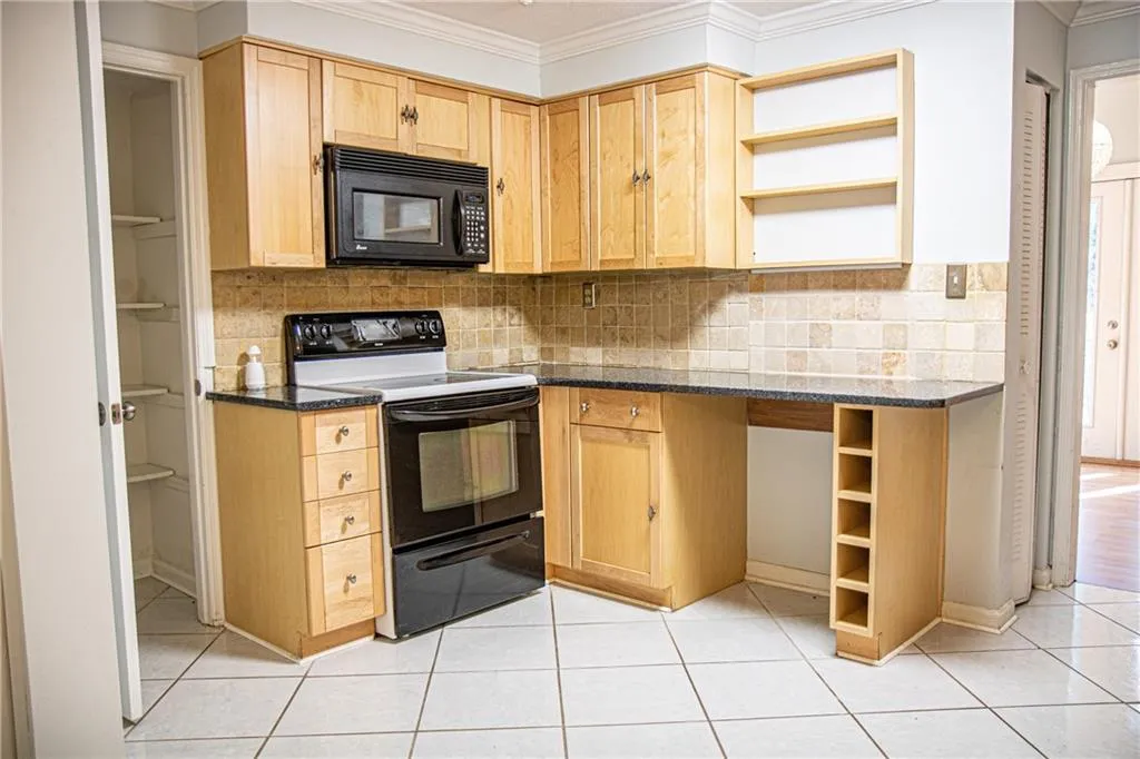 5250 Chemin De Vie, Sandy Springs, Georgia 30342, 3 Bedrooms Bedrooms, ,2 BathroomsBathrooms,Residential,Sold,5250 Chemin De Vie,6655821