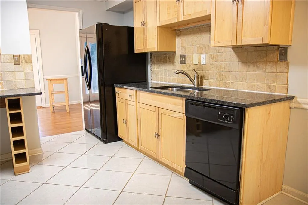 5250 Chemin De Vie, Sandy Springs, Georgia 30342, 3 Bedrooms Bedrooms, ,2 BathroomsBathrooms,Residential,Sold,5250 Chemin De Vie,6655821