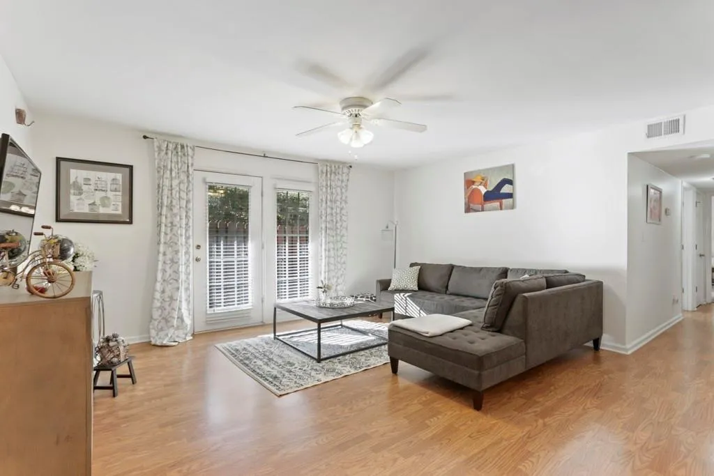301 Brighton Point Unit 301, Sandy Springs, Georgia 30328, 2 Bedrooms Bedrooms, ,2 BathroomsBathrooms,Residential,Sold,301 Brighton Point Unit 301,6652411