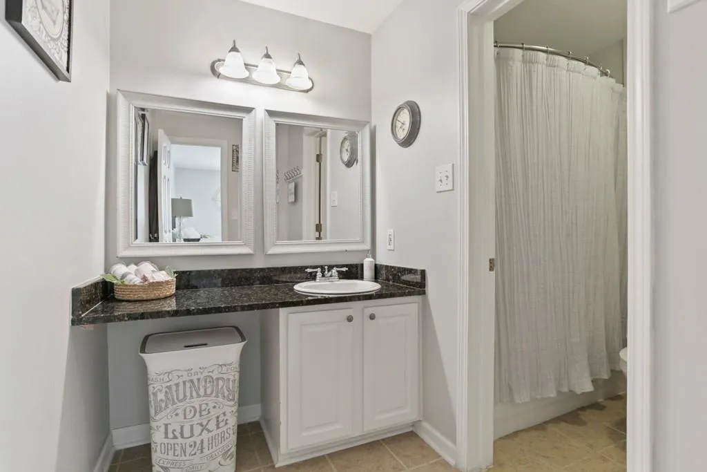 301 Brighton Point Unit 301, Sandy Springs, Georgia 30328, 2 Bedrooms Bedrooms, ,2 BathroomsBathrooms,Residential,Sold,301 Brighton Point Unit 301,6652411