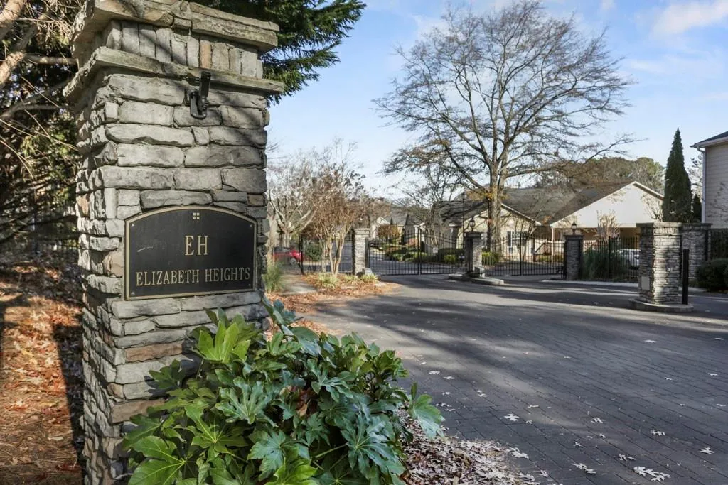 301 Brighton Point Unit 301, Sandy Springs, Georgia 30328, 2 Bedrooms Bedrooms, ,2 BathroomsBathrooms,Residential,Sold,301 Brighton Point Unit 301,6652411