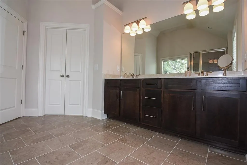 7705 Highland Bluff, Sandy Springs, Georgia 30328, 4 Bedrooms Bedrooms, ,2 BathroomsBathrooms,Residential,Sold,7705 Highland Bluff,5674449
