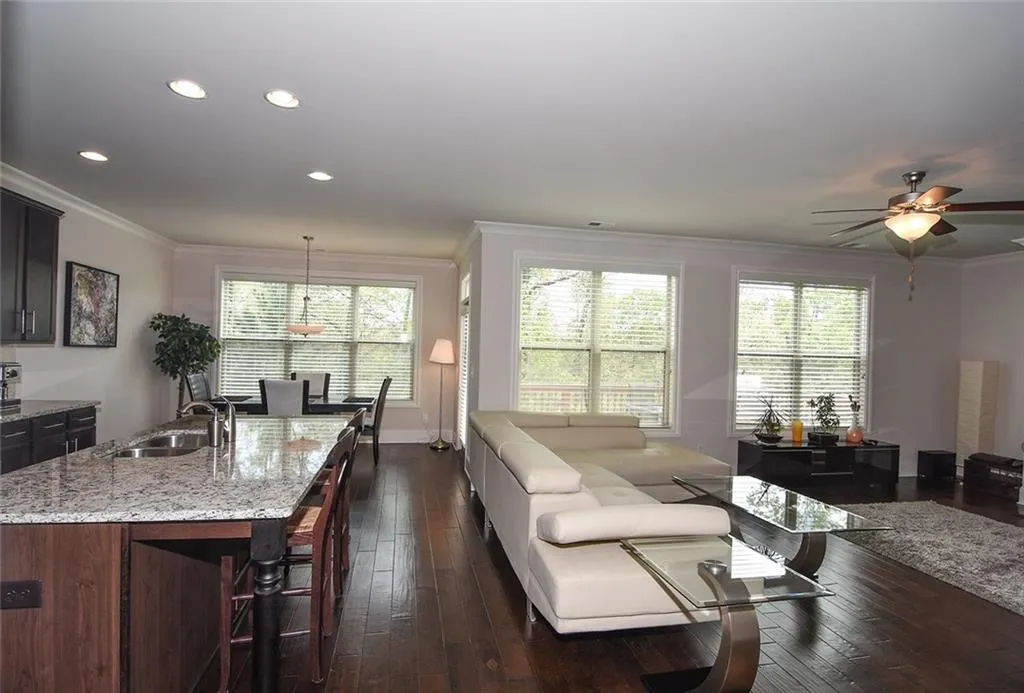 7705 Highland Bluff, Sandy Springs, Georgia 30328, 4 Bedrooms Bedrooms, ,2 BathroomsBathrooms,Residential,Sold,7705 Highland Bluff,5674449