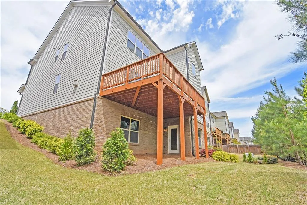 7705 Highland Bluff, Sandy Springs, Georgia 30328, 4 Bedrooms Bedrooms, ,2 BathroomsBathrooms,Residential,Sold,7705 Highland Bluff,5674449